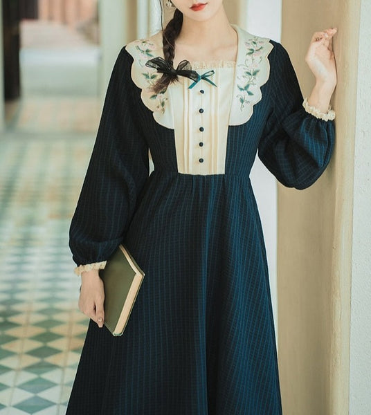 Betty Birdwillow Dark Academia Vintage-Inspired Dress
