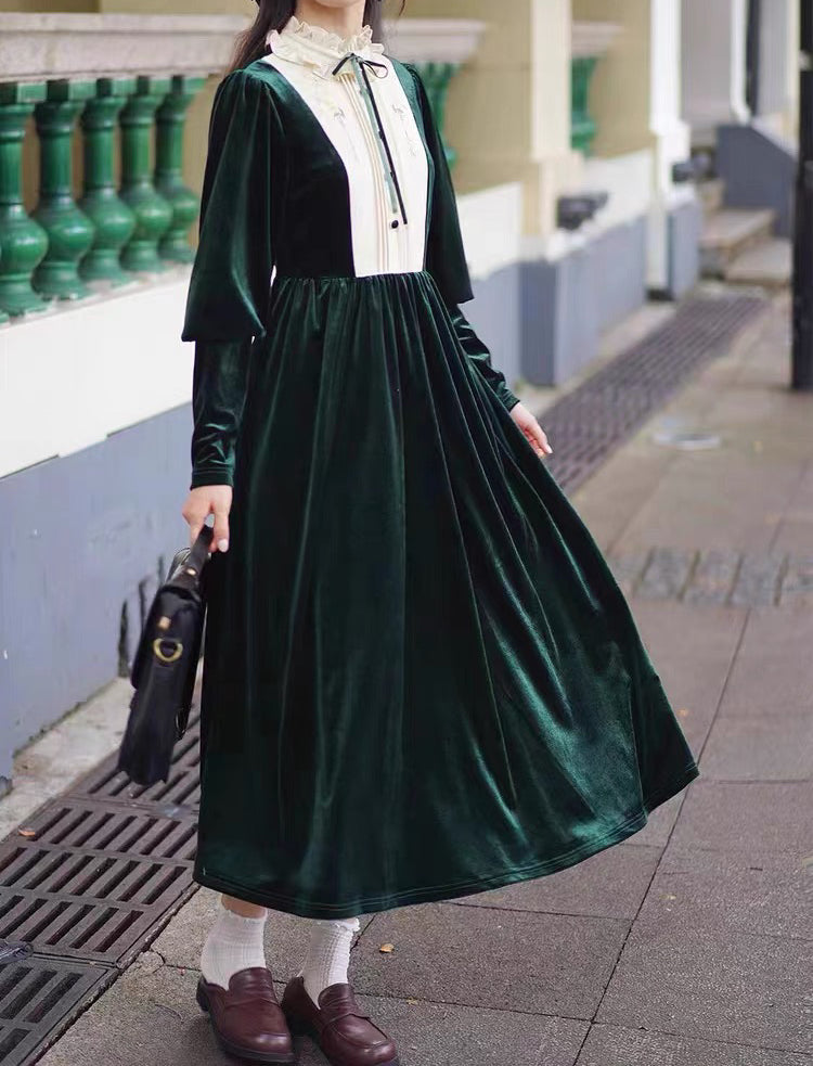 Imogen’s Holiday Vintage-style Velvet Dress with Embroidery