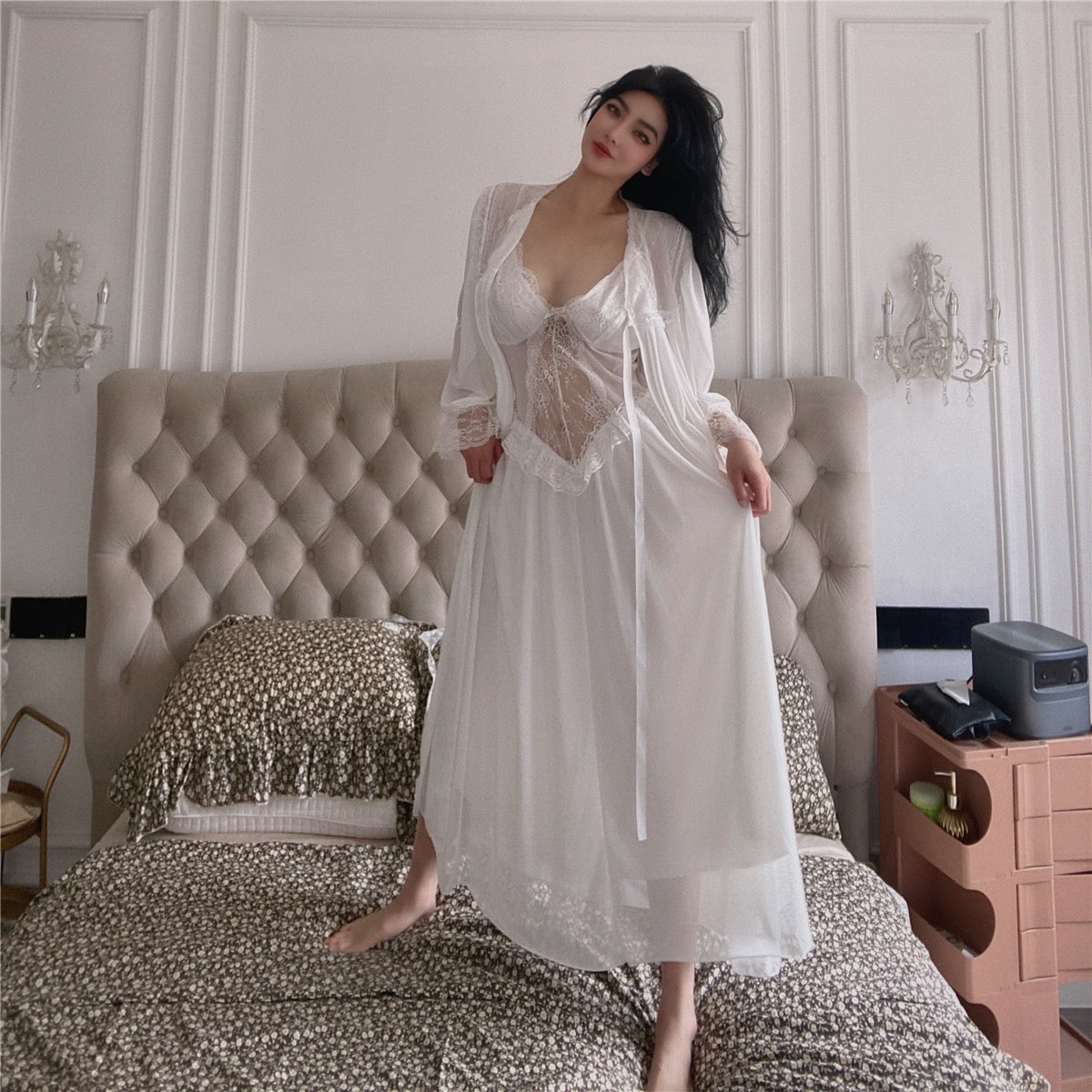 Carmilla White Nightdress/Robe