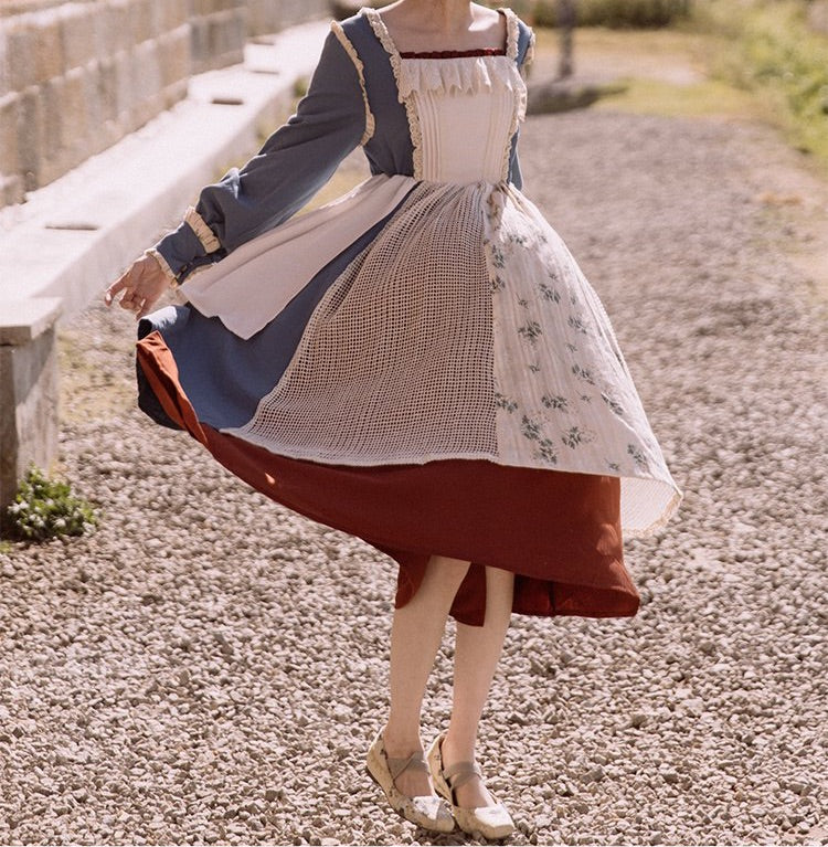 Arabelle Witchy Vintage-style Cottagecore Dress 