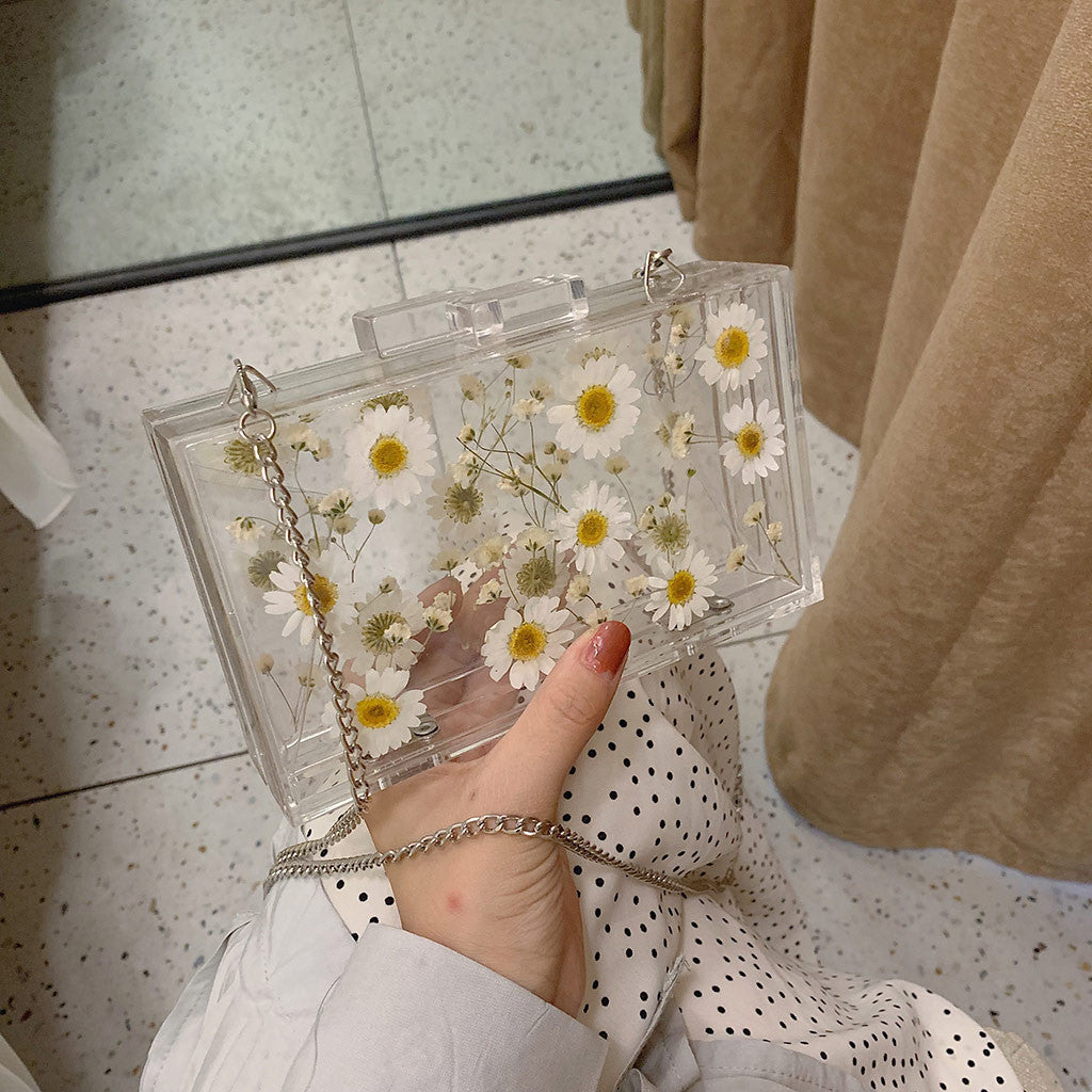 Daisy Clutch