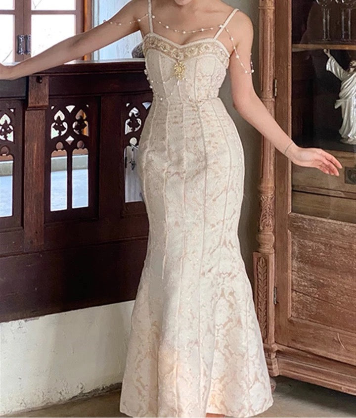 Baroque Pearl Mermaid Dress with Pearl Chain Baroque Pearl Mermaid Dress with Pearl Chain