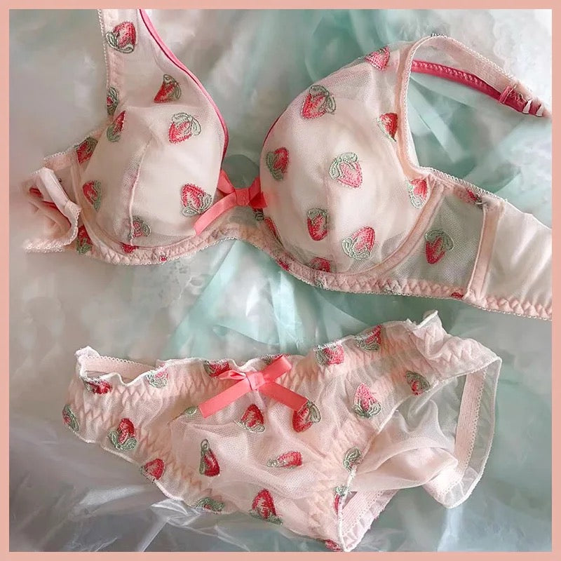 Bras Sets Girl Sweet Strawberry Japanese Underwear Hanging Neck Large Size  Collection Nipple Small Breast Gathering Ribbon Bra Panties Set From  Fourforme, $33.44