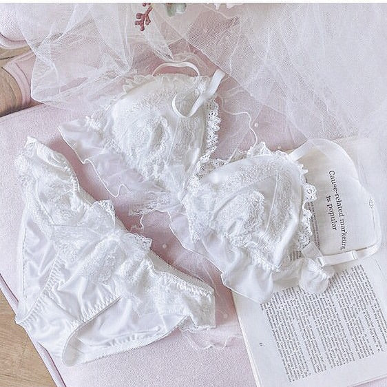 White Lace 2-piece Ruffle Lolita Nymphet Lingerie Set 