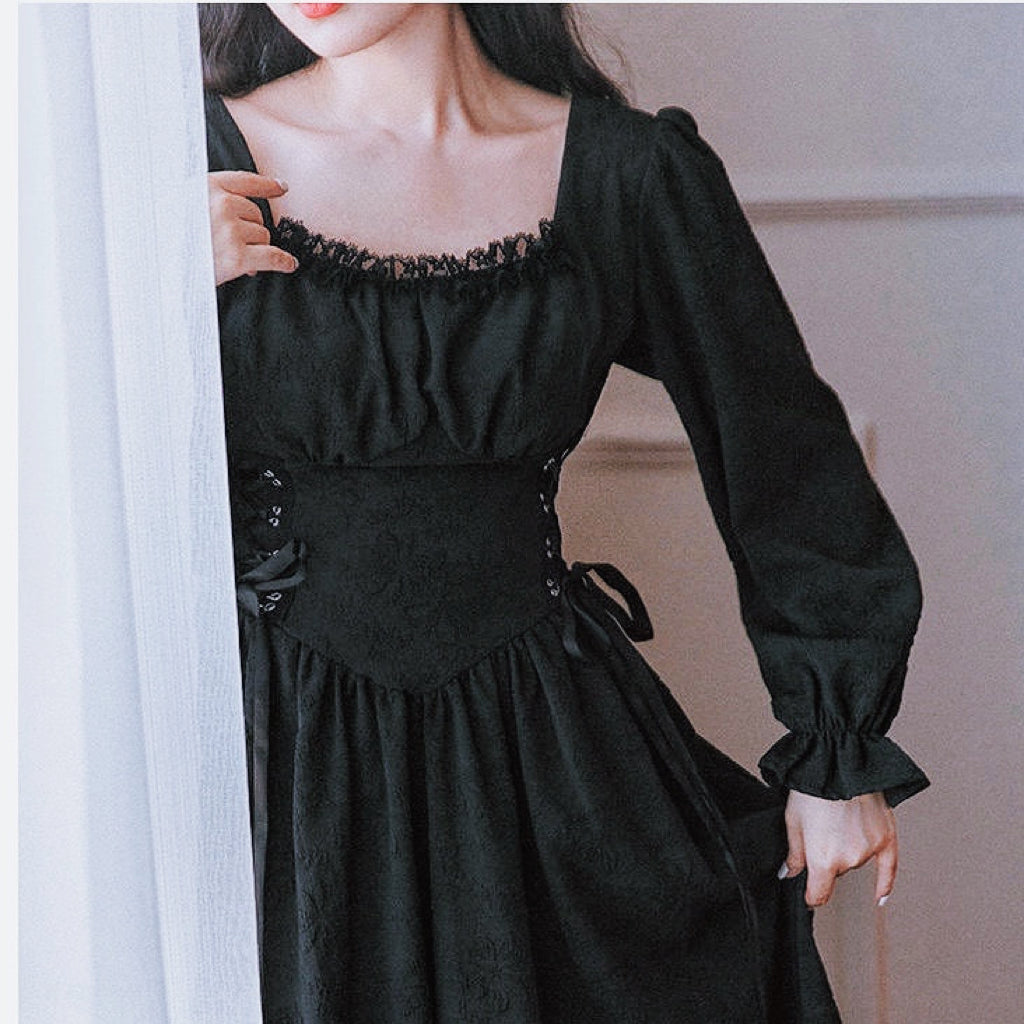 Simone Lilith Dark Vintage-Aesthetic Dress